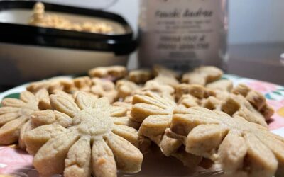 FROLLINI DI GRANO SARACENO CON GOCCE DI CIOCCOLATO BIANCO